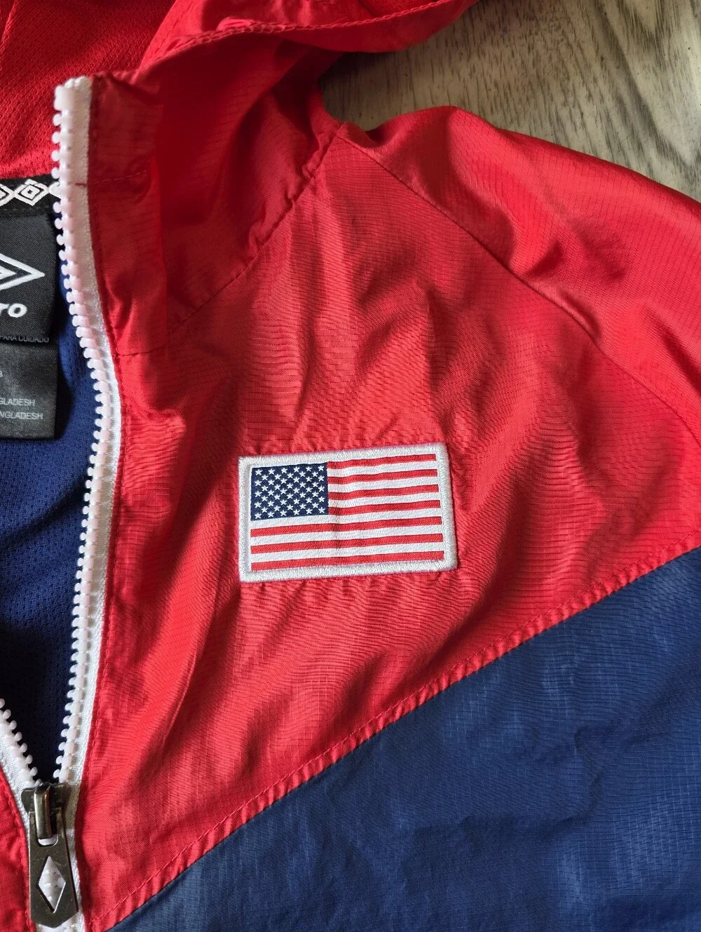 Umbro USA Boys Youth XL 18 Hooded Windbreaker Jacket Red Navy Soccer Flag